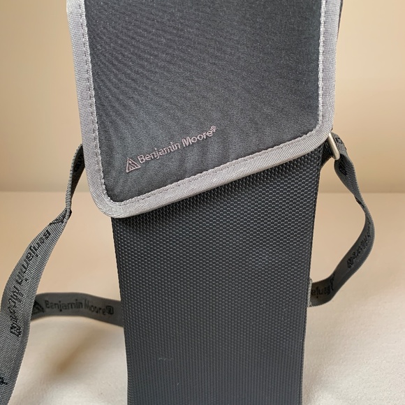 Benjamin Moore Interior Design Paint Chip Fan Decks with Carry Bag - Picture 7 of 7